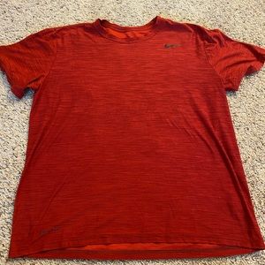 Men’s Nike dry fit size large
